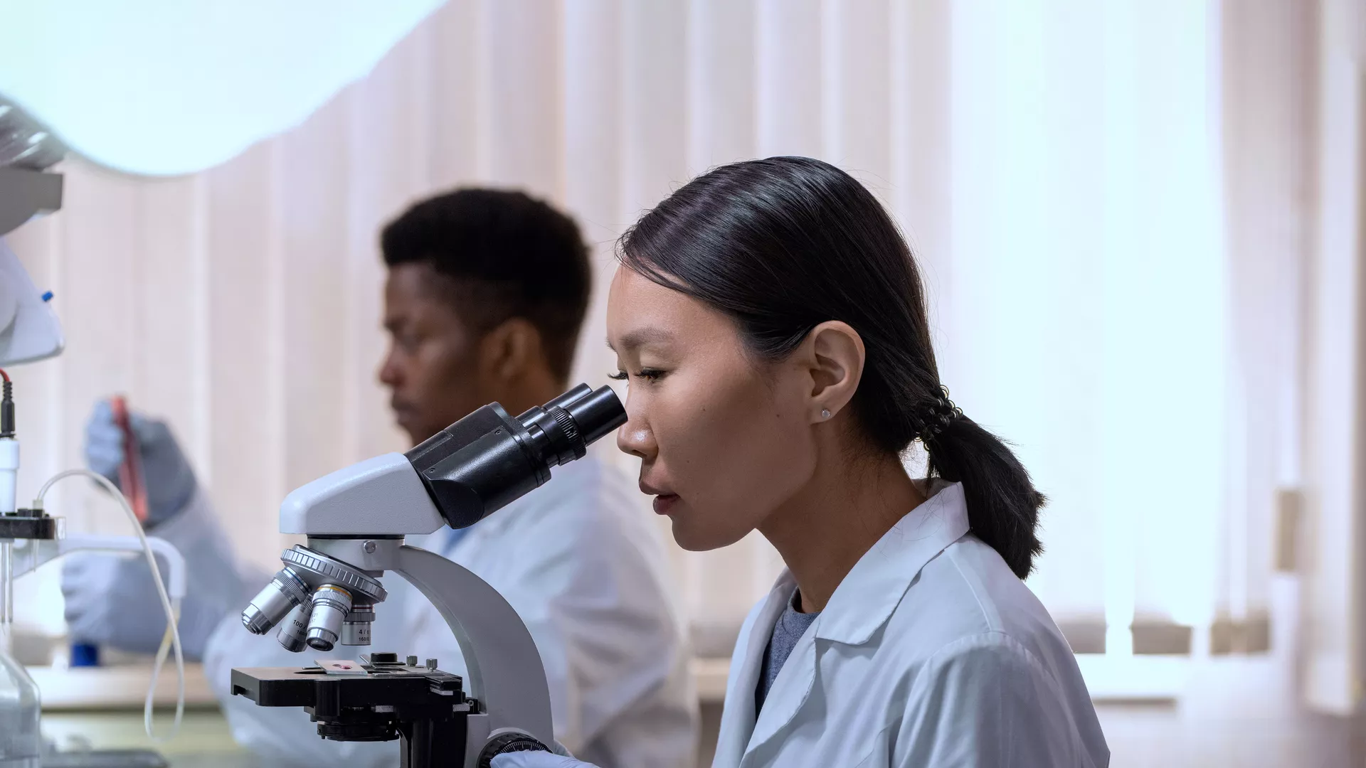 Lab research showing nanoenzymatic SERS platform for diabetic retinopathy biomarker detection