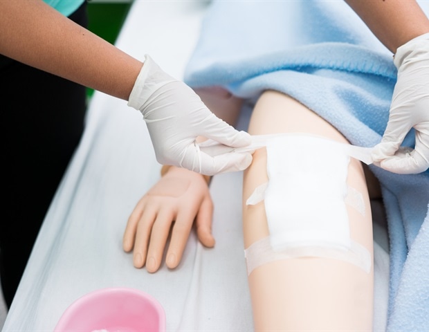smart bioactive diabetic wound dressing