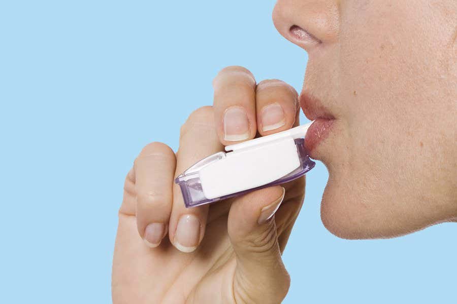 Child using inhaled insulin device as an injection-free treatment