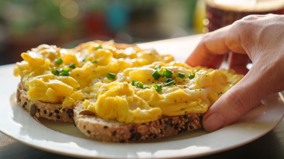 7 Game-Changing Diabetes Insights from Diet to Devices 1 Low carb diabetic breakfast with eggs toast herbs