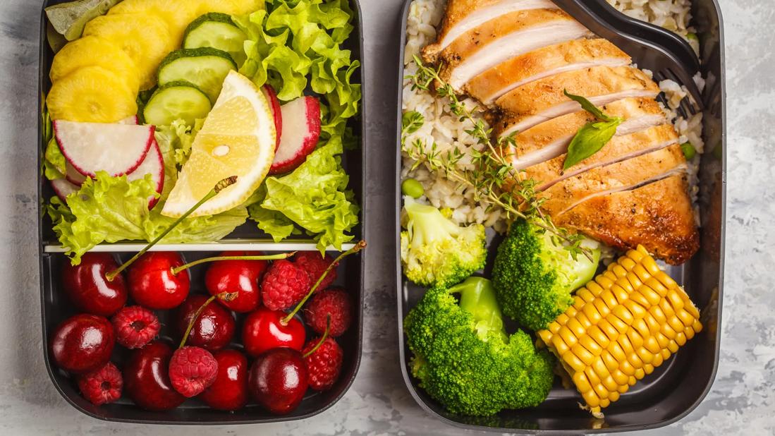 Healthy bento box meal with lean protein and vegetables for Type 2 diabetes management