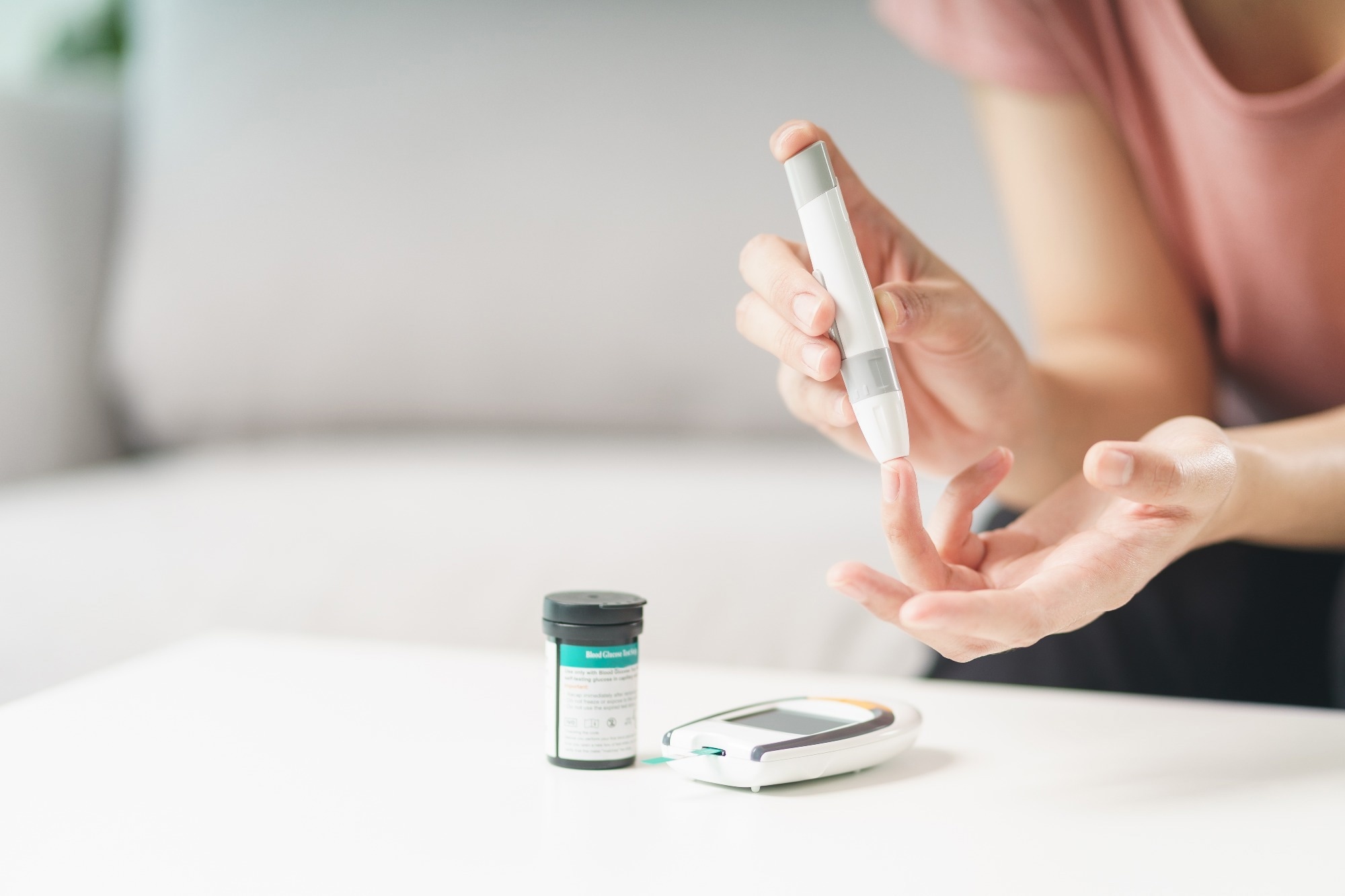 Vitamin B6 pills and risk of diabetic hypoglycemia